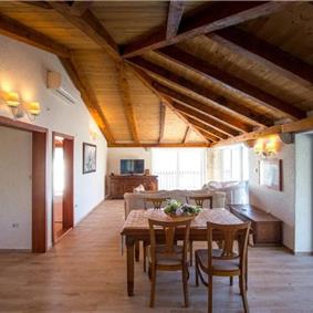 1 Bedroom Apartment with 2 Shared Pools, sleeps 2